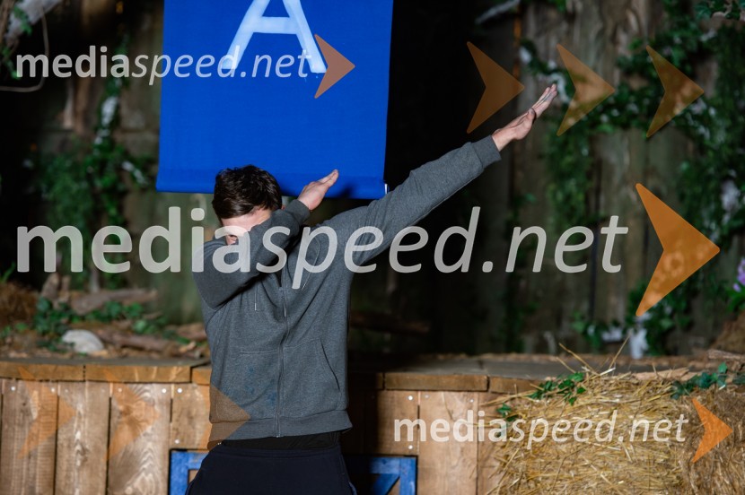  Tilen  Brglez, zmagovalec resničnostnega šova Kmetija 2021Zmagovalec Kmetije 2021 je postal Tilen Brglez