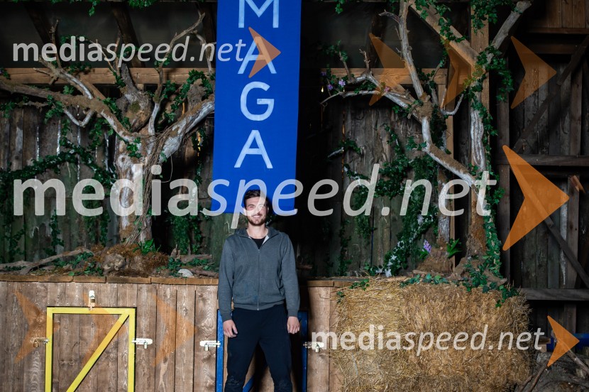  Tilen  Brglez, zmagovalec resničnostnega šova Kmetija 2021Zmagovalec Kmetije 2021 je postal Tilen Brglez