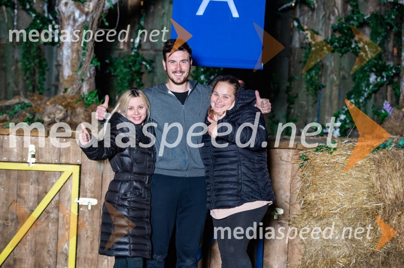  Nina Radi;  Tilen  Brglez, zmagovalec resničnostnega šova Kmetija 2021;  Karin LipovnikZmagovalec Kmetije 2021 je postal Tilen Brglez