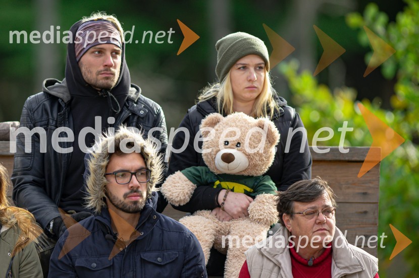  ... ;  Gino Tadej Podgornik , tekmovalec šova Kmetija 2021;  Romana Lavrič, tekmovalka šova Kmetija 2021;  Majda CandirZmagovalec Kmetije 2021 je postal Tilen Brglez