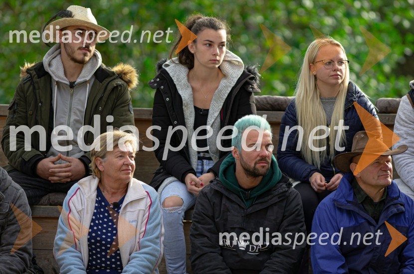  Aljaž Pušnik;  Stanka Tokić;  Lina Majcen ;  ... ;  Polona Kranjc;  Franc VozelZmagovalec Kmetije 2021 je postal Tilen Brglez