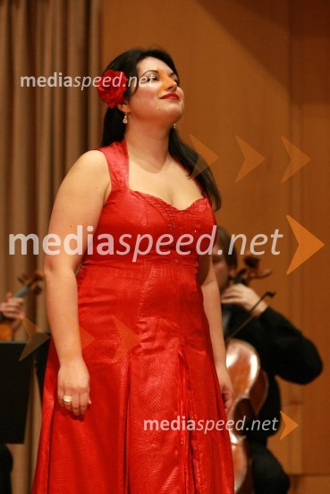 Irena Preda, sopranistkaDobrodelni koncert Društva poslovnih žensk FAM za film o Almi Karlin