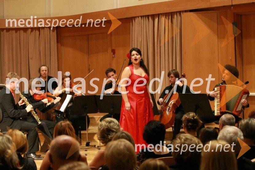 Irena Preda, sopranistkaDobrodelni koncert Društva poslovnih žensk FAM za film o Almi Karlin