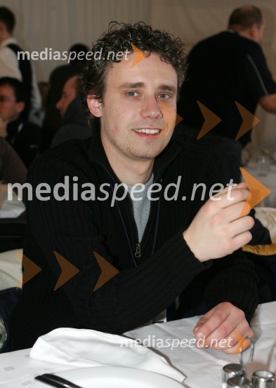 Gregor Lednik, služba za odnose z javnostmi Zavarovalnice Maribor 
(odpovedan veleslalom)42. Zlata lisica