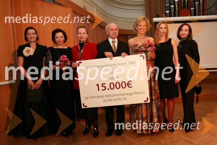 Maja Gal Štromar, voditeljica prireditve ter igralka v filmu, Barbara Miklič Türk, soproga predsednika RS, dr. Marta Frelih, scenaristka in režiserka, Rado Likon, producent, Aleša Kandus, predsednica uprave podjetja Medex in predsednica Društva poslovnih žensk FAM, Vilma Štritof Čretnik, koscenaristka in dramaturginja in Veronika Drolc, igralka v filmu o Almi KarlinDobrodelni koncert Društva poslovnih žensk FAM za film o Almi Karlin