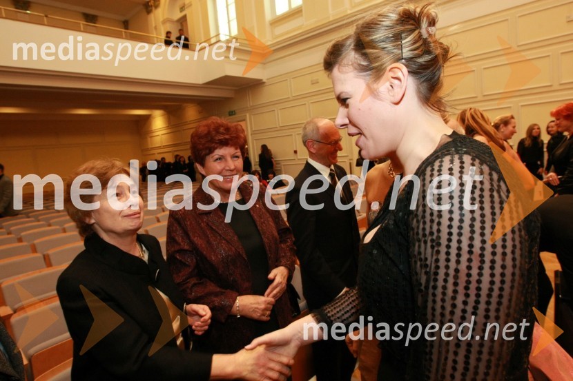 Dr. Spomenka Hribar, publicistka, Zdenka Cerar, nekdanja pravosodna ministrica in generalna tožilka in Helena Türk, hči predsednika RSDobrodelni koncert Društva poslovnih žensk FAM za film o Almi Karlin