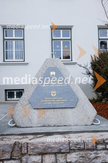Odkritje spominskega obeležja braniteljem vojne za samostojno Slovenijo