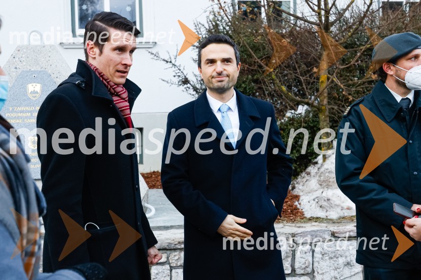  Janez Černe, podžupan Mestne občine Kranj;  Matej Tonin, podpredsednik vlade in minister za obramboOdkritje spominskega obeležja braniteljem vojne za samostojno Slovenijo