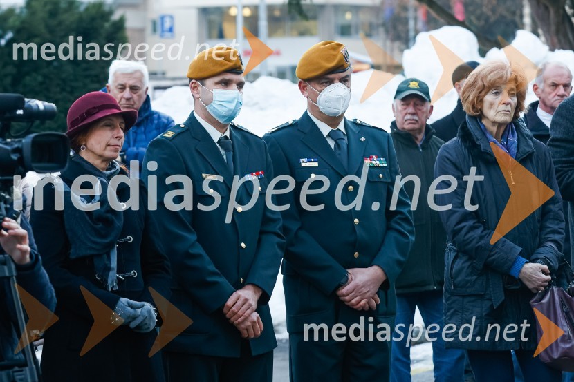 Odkritje spominskega obeležja braniteljem vojne za samostojno Slovenijo