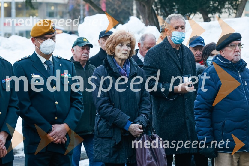 Odkritje spominskega obeležja braniteljem vojne za samostojno Slovenijo