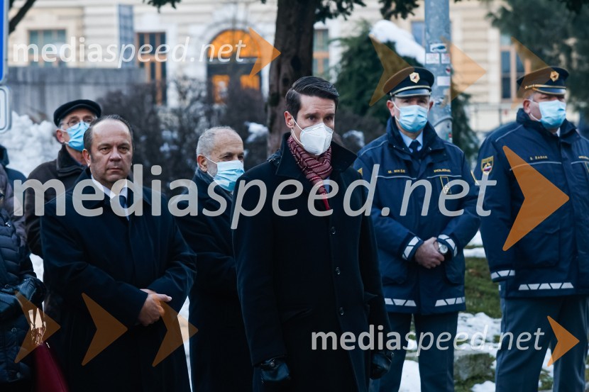  Janez Černe, podžupan Mestne občine KranjOdkritje spominskega obeležja braniteljem vojne za samostojno Slovenijo