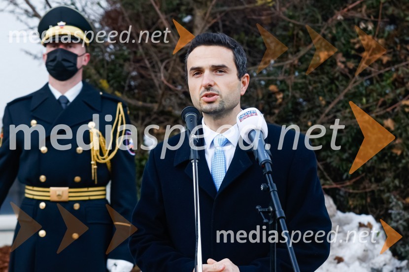  Matej Tonin, podpredsednik vlade in minister za obramboOdkritje spominskega obeležja braniteljem vojne za samostojno Slovenijo
