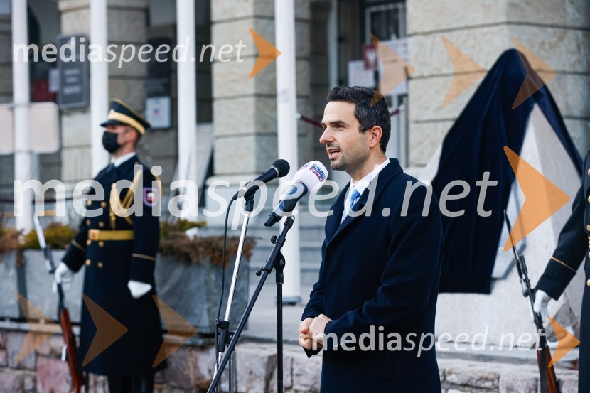  Matej Tonin, podpredsednik vlade in minister za obramboOdkritje spominskega obeležja braniteljem vojne za samostojno Slovenijo