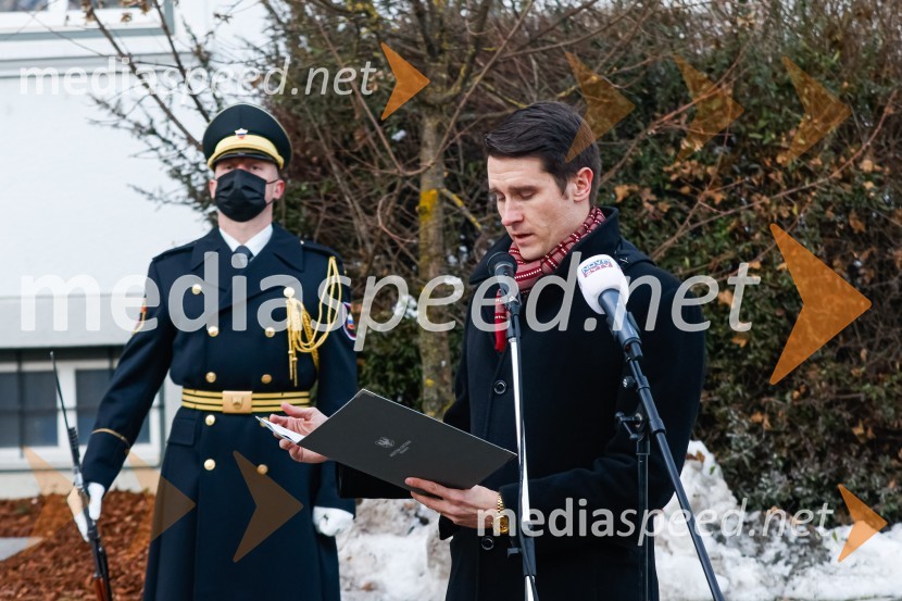  Janez Černe, podžupan Mestne občine KranjOdkritje spominskega obeležja braniteljem vojne za samostojno Slovenijo