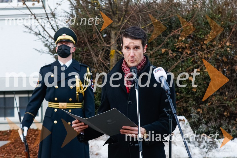  Janez Černe, podžupan Mestne občine KranjOdkritje spominskega obeležja braniteljem vojne za samostojno Slovenijo