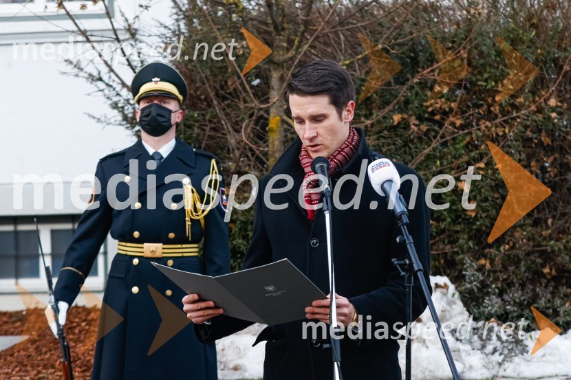  Janez Černe, podžupan Mestne občine KranjOdkritje spominskega obeležja braniteljem vojne za samostojno Slovenijo