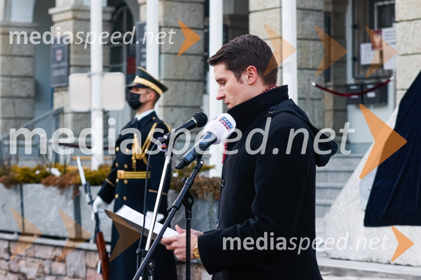  Janez Černe, podžupan Mestne občine KranjOdkritje spominskega obeležja braniteljem vojne za samostojno Slovenijo