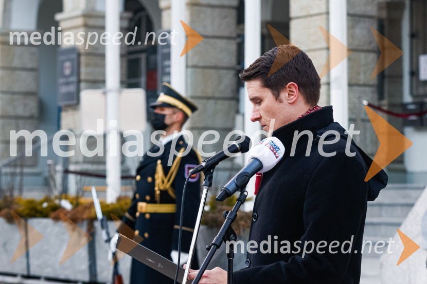  Janez Černe, podžupan Mestne občine KranjOdkritje spominskega obeležja braniteljem vojne za samostojno Slovenijo