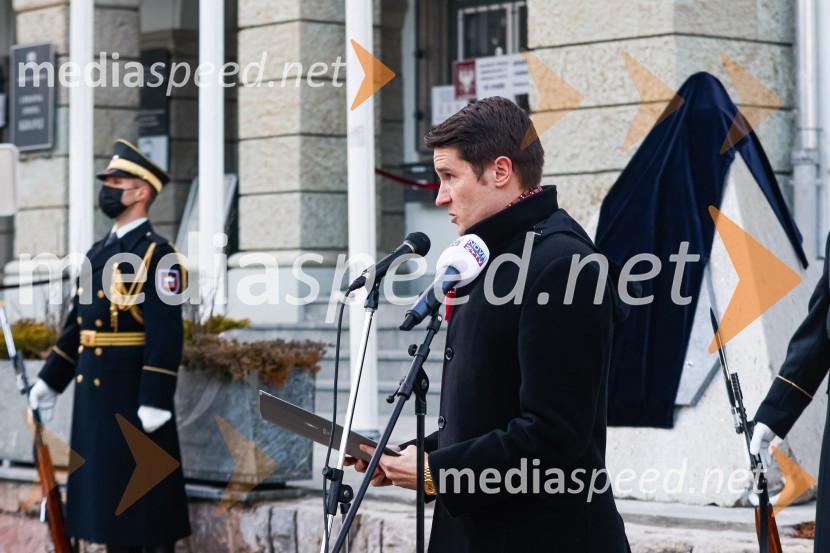  Janez Černe, podžupan Mestne občine KranjOdkritje spominskega obeležja braniteljem vojne za samostojno Slovenijo