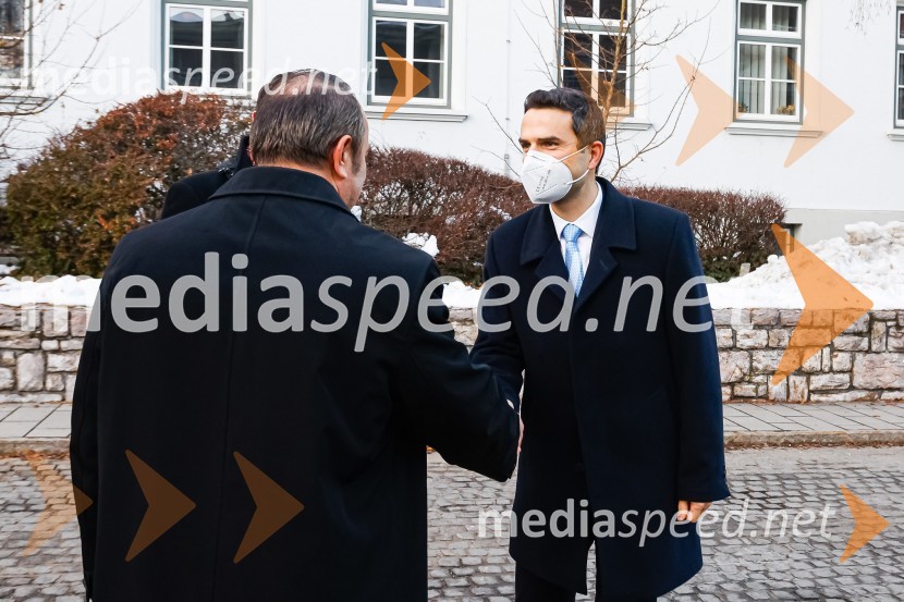  Matej Tonin, podpredsednik vlade in minister za obramboOdkritje spominskega obeležja braniteljem vojne za samostojno Slovenijo