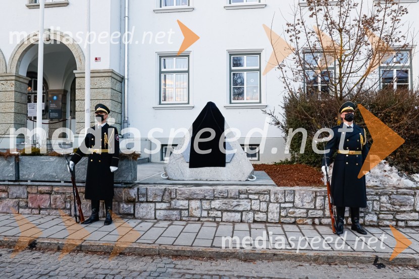 Odkritje spominskega obeležja braniteljem vojne za samostojno Slovenijo