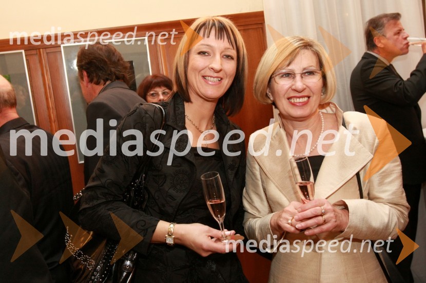 Valerija Frangež, solastnica in izvršna direktorica podjetja Frangeževa penina in Ljuba Zorč, podjetje SofinDobrodelni koncert Društva poslovnih žensk FAM za film o Almi Karlin