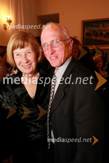 Milan Matos, predsednik uprave Mladinska knjiga Založba (MKZ) in njegova soproga SilvaDobrodelni koncert Društva poslovnih žensk FAM za film o Almi Karlin