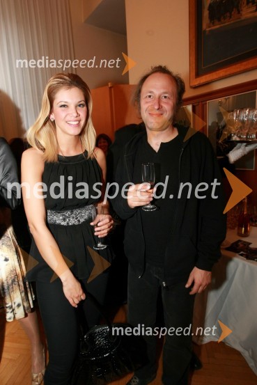 Alenka Semeja, violinistka in Nino Mureškič, tolkalistDobrodelni koncert Društva poslovnih žensk FAM za film o Almi Karlin