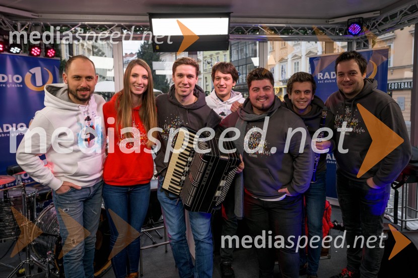  Matic Plevel, Ansambel Saša Avsenika;  Lucija Selak, pevka, Ansambel Saša Avsenika;  Sašo Avsenik, glasbenik, Ansambel Saša Avsenika;  Denis  Daneu, trobentač;  Luka Sešek, pevec;  Tommy Budin, klarinetist;  Aleš Jurman, Ansambel Saša Avsenika28-urni dobrodelni maraton Radia 1