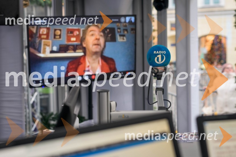  Robert Pešut - Magnifico, glasbenik28-urni dobrodelni maraton Radia 1