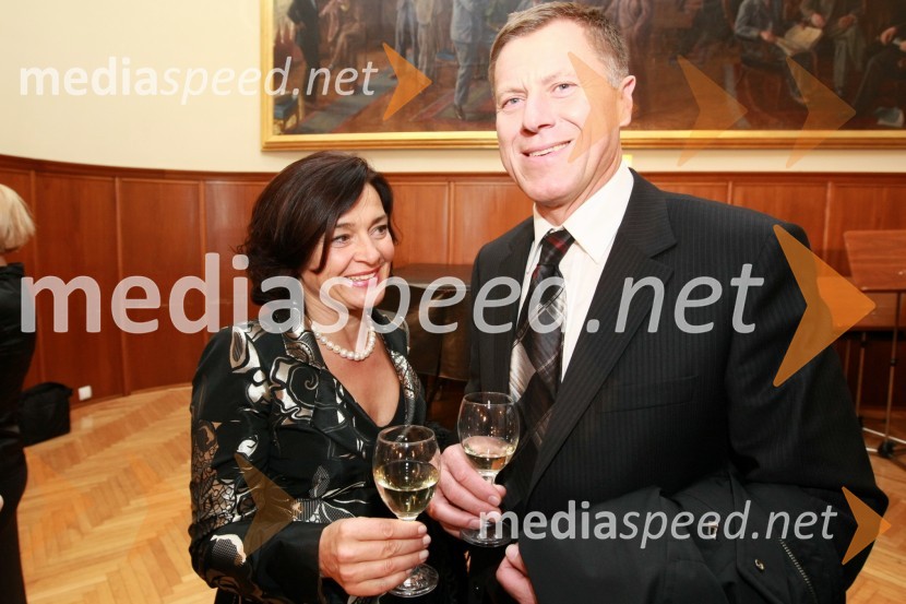 Majda in Ferdo AndrojnaDobrodelni koncert Društva poslovnih žensk FAM za film o Almi Karlin