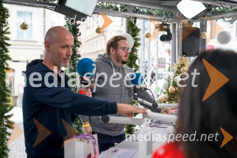  Peter Poles, televizijski voditelj;  Sašo Stare, stand up komik, voditelj28-urni dobrodelni maraton Radia 1