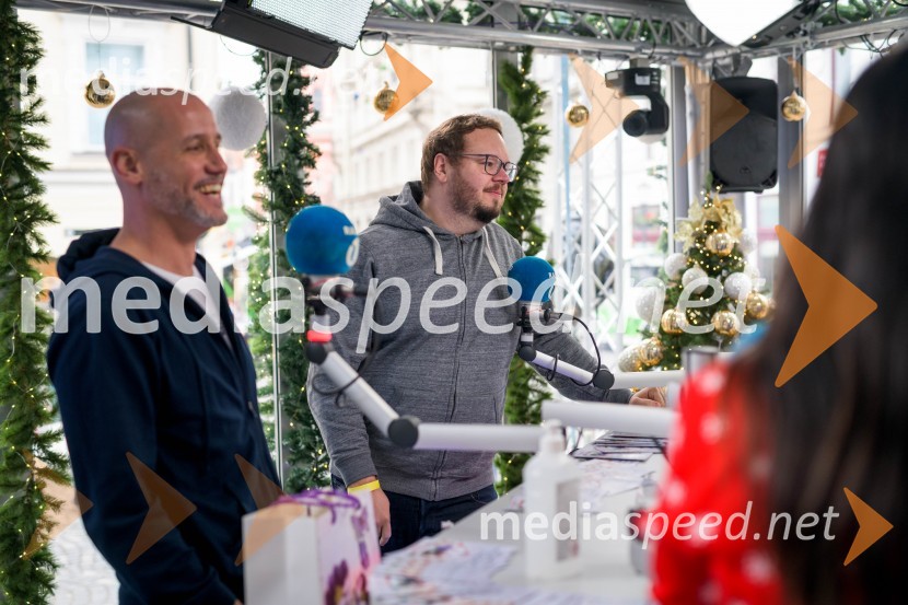  Peter Poles, televizijski voditelj;  Sašo Stare, stand up komik, voditelj28-urni dobrodelni maraton Radia 1