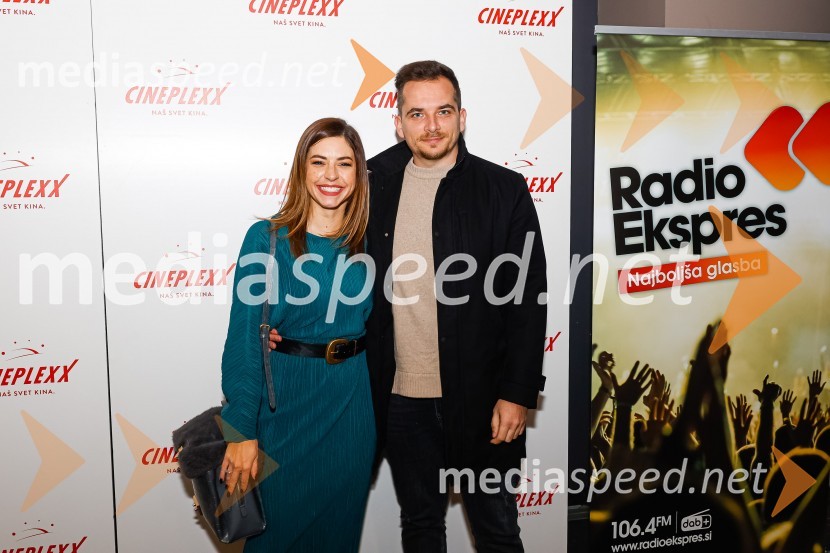  Špela  Jereb, televizijska voditeljica;  Lenart PuseljaMatrica obuditev, premiera filma v Cineplexx Kranj