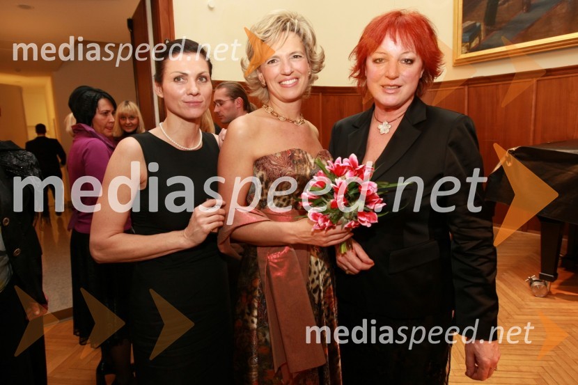 Sabina Hobacher, lastnica agencije PR plus, Aleša Kandus, predsednica uprave podjetja Medex in predsednica Društva poslovnih žensk FAM in Silvia Lippai, Društvo poslovnih žensk FMDobrodelni koncert Društva poslovnih žensk FAM za film o Almi Karlin