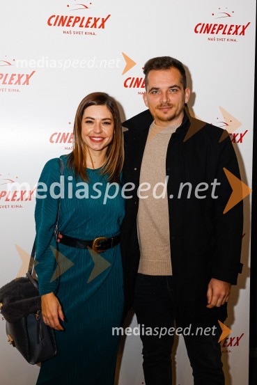  Špela  Jereb, televizijska voditeljica;  Lenart PuseljaMatrica obuditev, premiera filma v Cineplexx Kranj