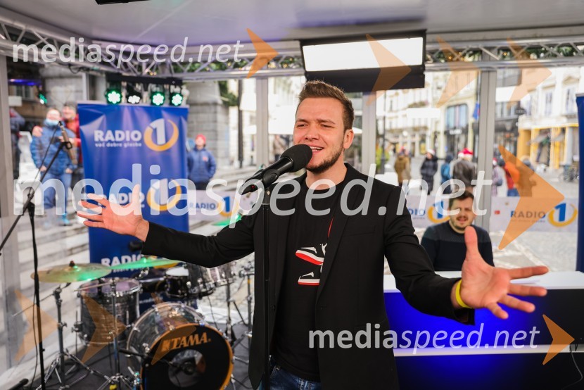  Luka Basi, pevec28-urni dobrodelni maraton Radia 1