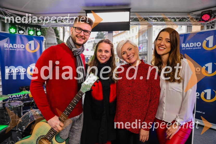  ... ;  Tinkara Fortuna, skupina Bepop;  Ana  Praznik, voditeljica oddaje, Delovna akcija;  Alenka  Husič, pevka, skupina Sopranos, skupina Bepop28-urni dobrodelni maraton Radia 1