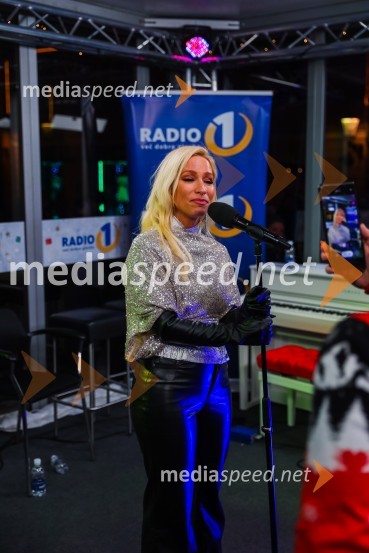  Alja Omladič - Alya, pevka28-urni dobrodelni maraton Radia 1