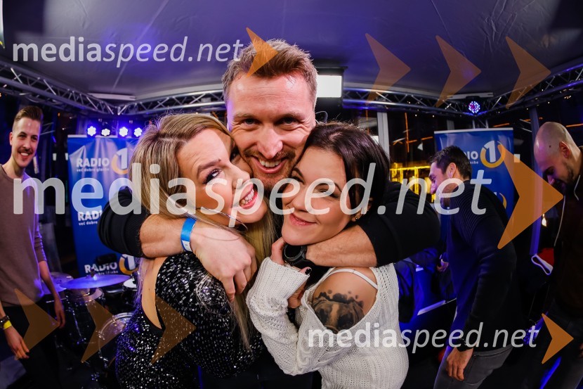  Nika Zorjan, pevka;  Denis Avdić, voditelj;  Eva Zorjan28-urni dobrodelni maraton Radia 1