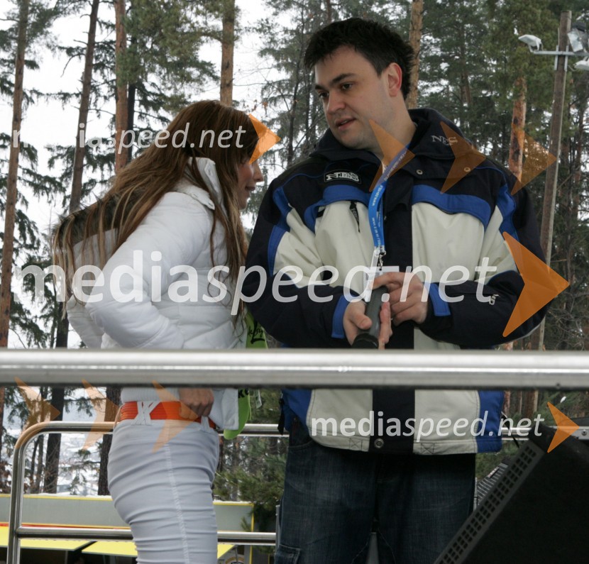 Pevka Natalija Verboten in Damjan Vajde, njen spremljevalec in menedžer
(odpovedan veleslalom)42. Zlata lisica