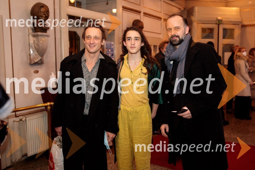  Marko  Mandić, igralec;  Voranc Mandić, igralec;  Uroš Fürst, igralecJacques in njegov gospodar, premiera drame