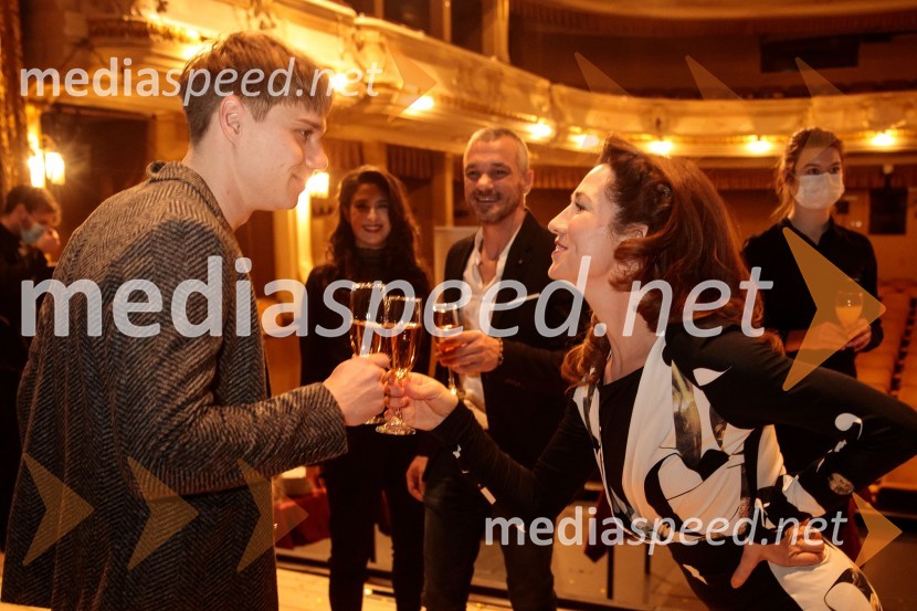  Timon Šturbej, igralec;  Sabina  Kogovšek, igralkaJacques in njegov gospodar, premiera drame