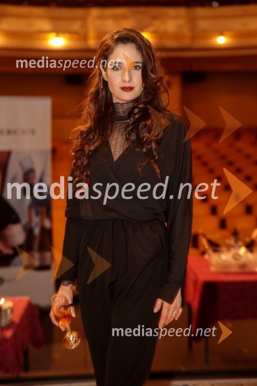  Saša Pavlin Stošić, igralkaJacques in njegov gospodar, premiera drame