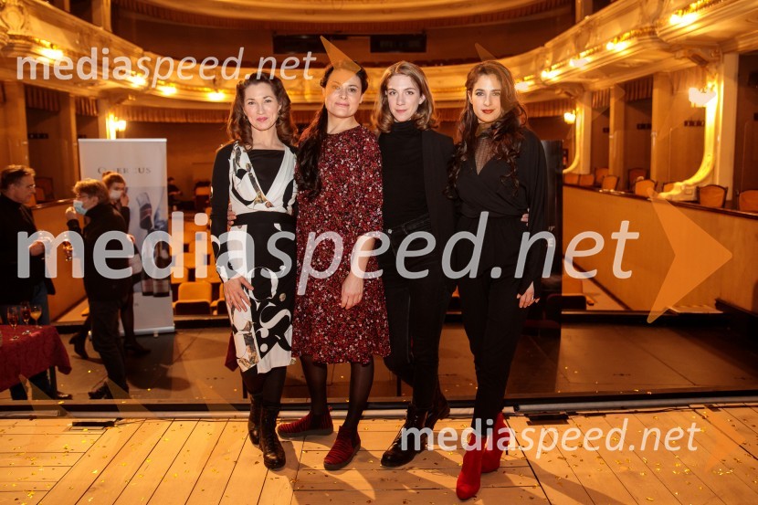  Sabina  Kogovšek, igralka;  Pia Zemljič, igralka;  Eva Jesenovec, igralka;  Saša Pavlin Stošić, igralkaJacques in njegov gospodar, premiera drame