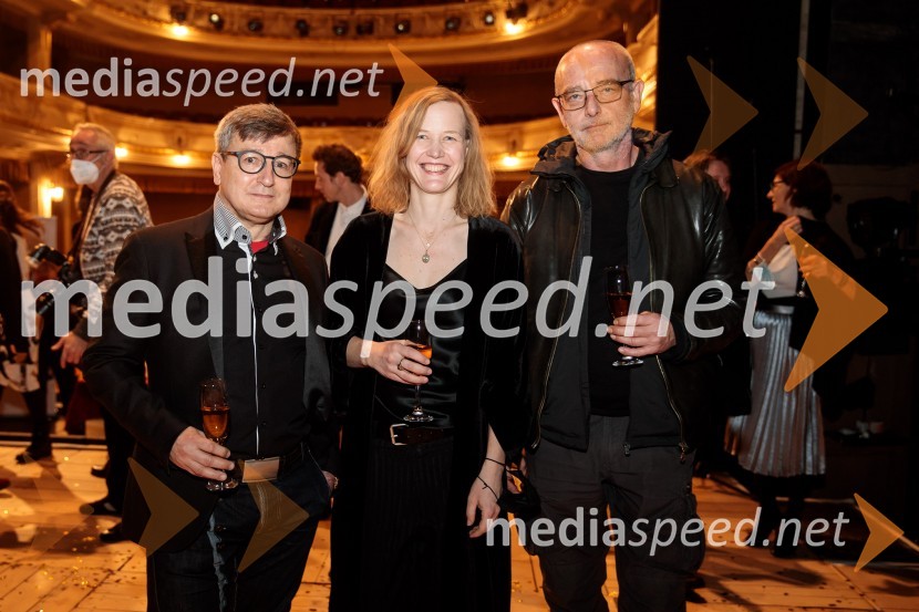  Matjaž  Farič, režiser;  Tina Bonča, kostumografinja;  Andrej  Hajdinjak, oblikovalec lučiJacques in njegov gospodar, premiera drame