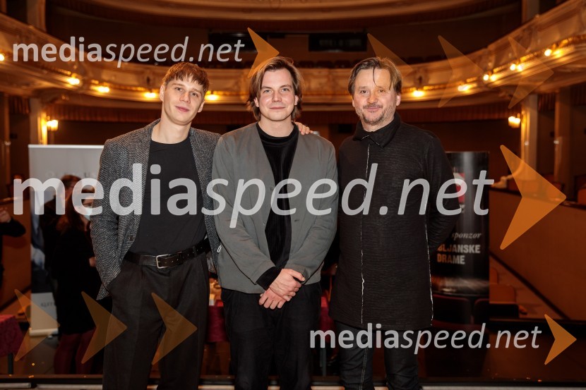  Timon Šturbej, igralec;  Dorian Šilec Petek, režiser, scenograf in oblikovalec luči;  Branko Završan, igralecJacques in njegov gospodar, premiera drame