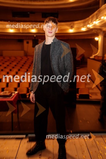  Timon Šturbej, igralecJacques in njegov gospodar, premiera drame