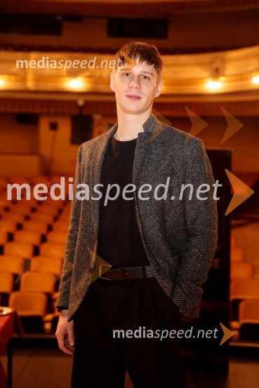  Timon Šturbej, igralecJacques in njegov gospodar, premiera drame