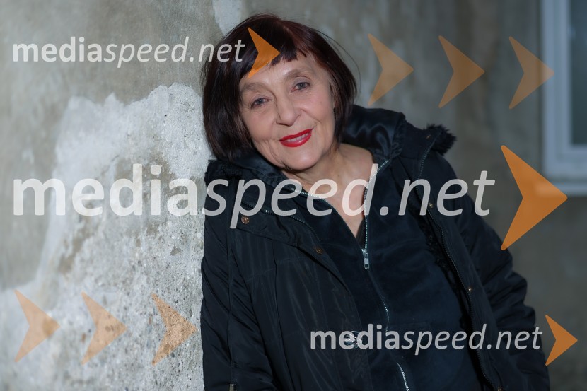  Jasna Klara Kozar , akademska slikarka, Galerija 3xJasna Klara Kozar, portret akademske slikarke